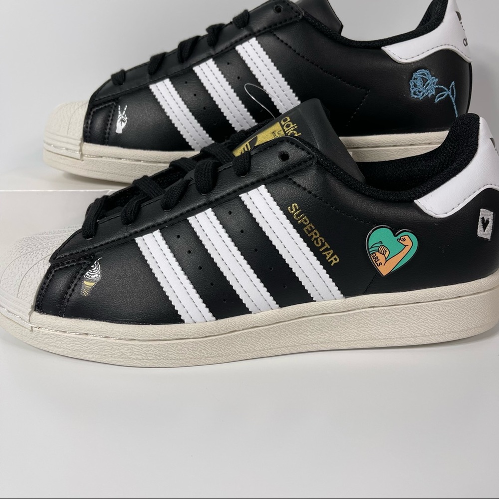 ADIDAS SUPERSTAR BIG KID EMPOWERING GRAPHICS BLACK WOMENS SHOES SIZE 6.5 WHITE N - Picture 7 of 10